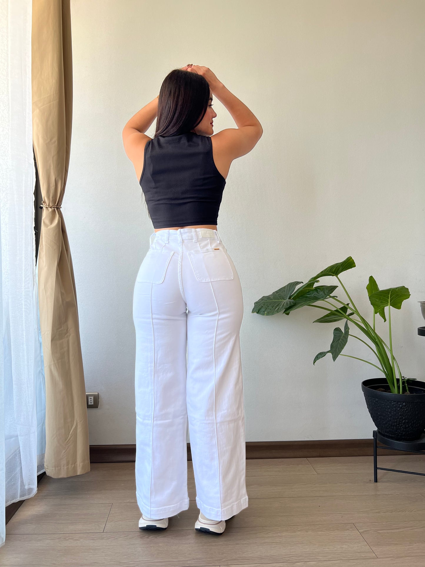 Wide leg white