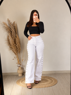 Wide leg white tachas