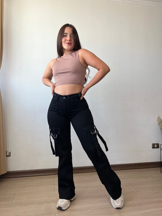 Cargo black Ariana