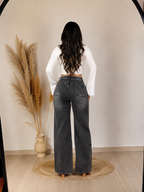 Wide leg grafito con tachas