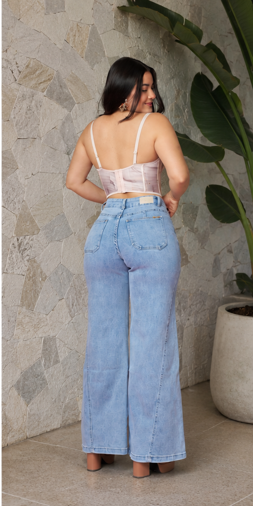 Jeans wide leg cielo elasticado push up