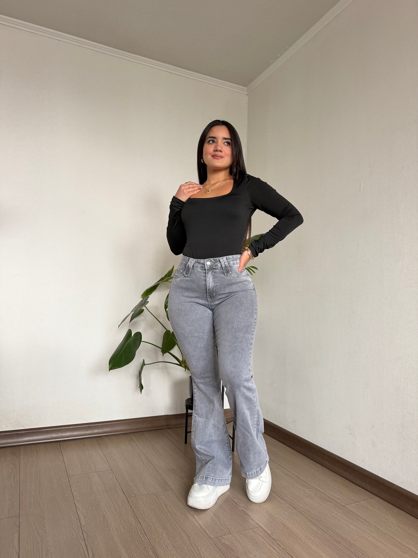 Jeans Flare gris estilizador💃