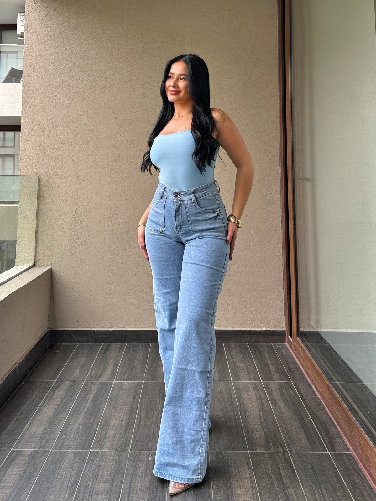 Wide leg mia