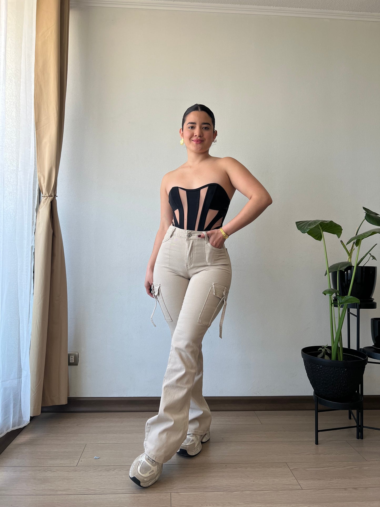 Cargo nude Isabella