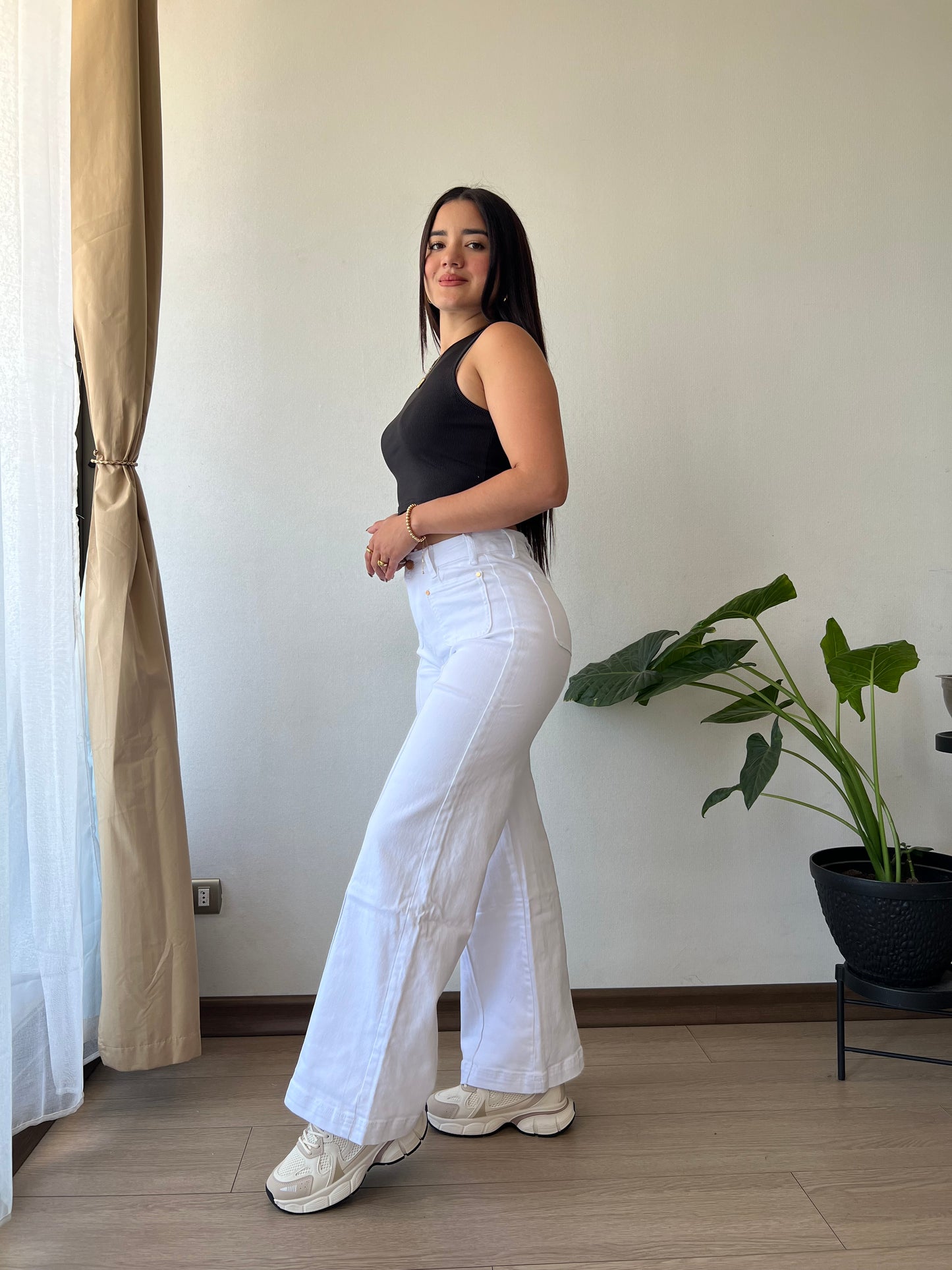 Wide leg white
