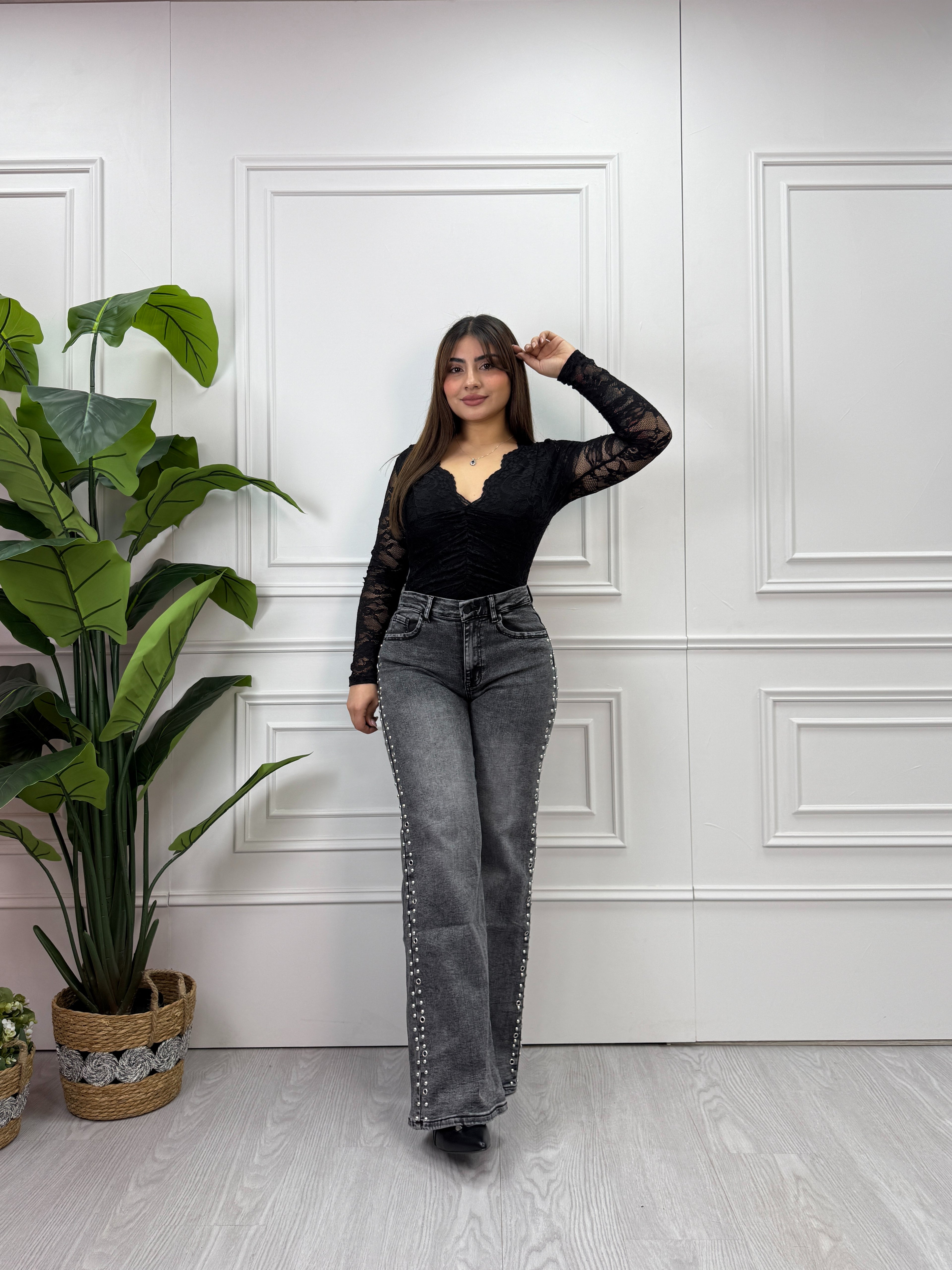 Wide leg grafito con tachas